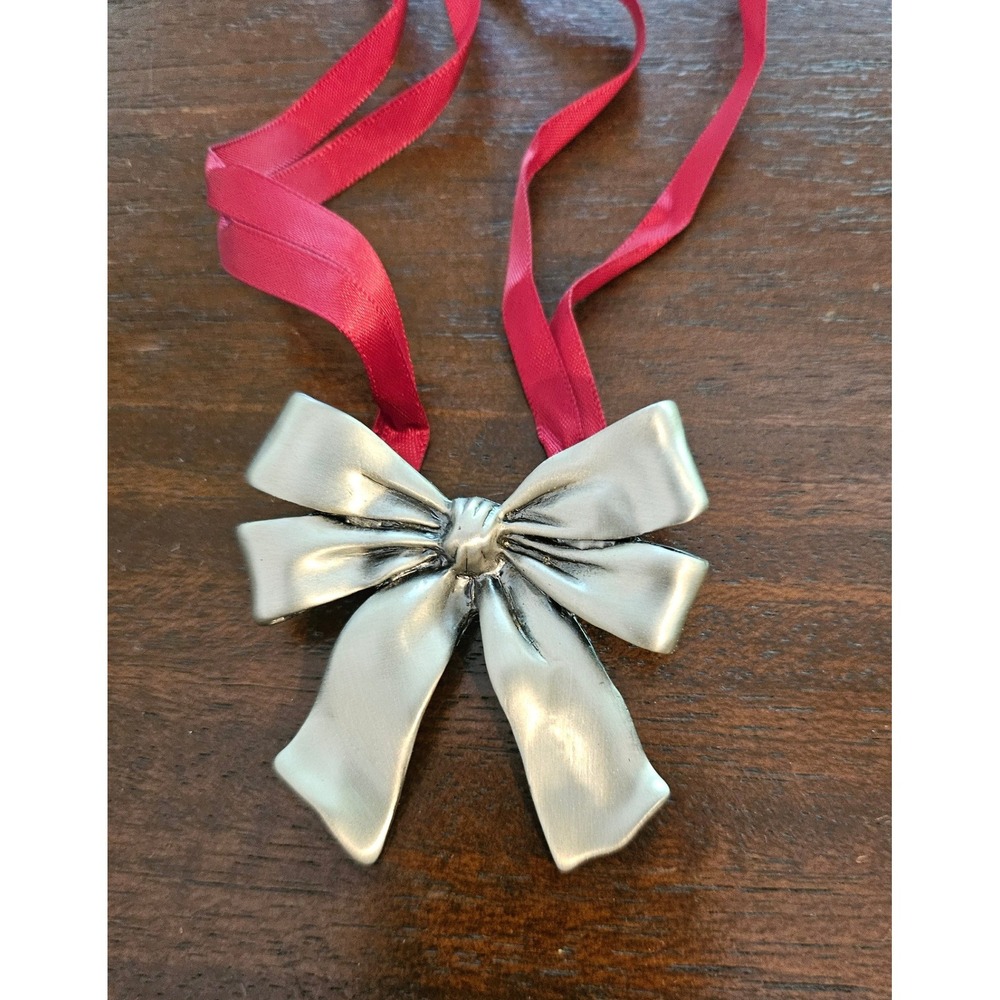 Longaberger 2008 Christmas Pewter Bow Holiday Basket Tie-On